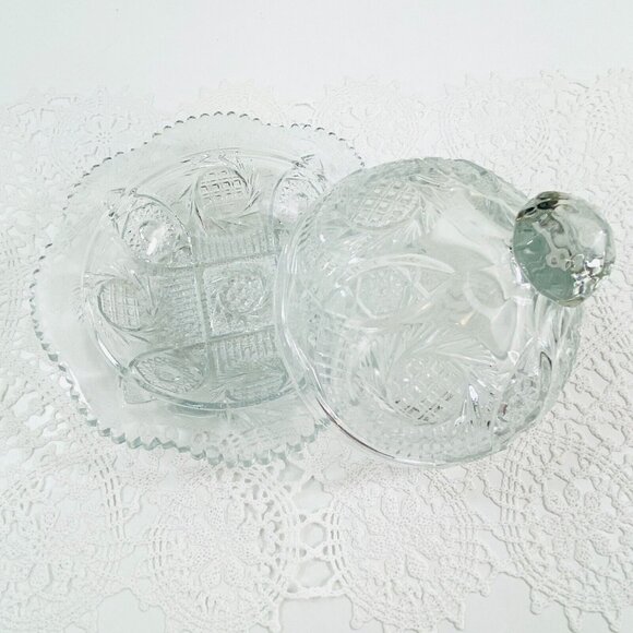 Vintage Pressed Domed Glass Butter Dish Round Clear Aztec Sunburst - Picture 4 of 7